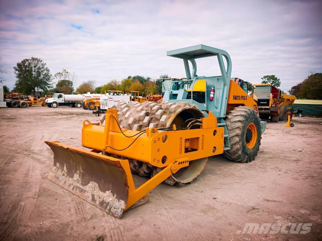 Bomag BW 213 P D B-3 Ühe trumliga rullid