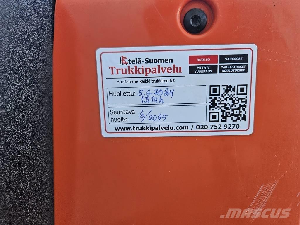 Toyota LWE 200 (myyty) Platvormiga alusesiirdaja