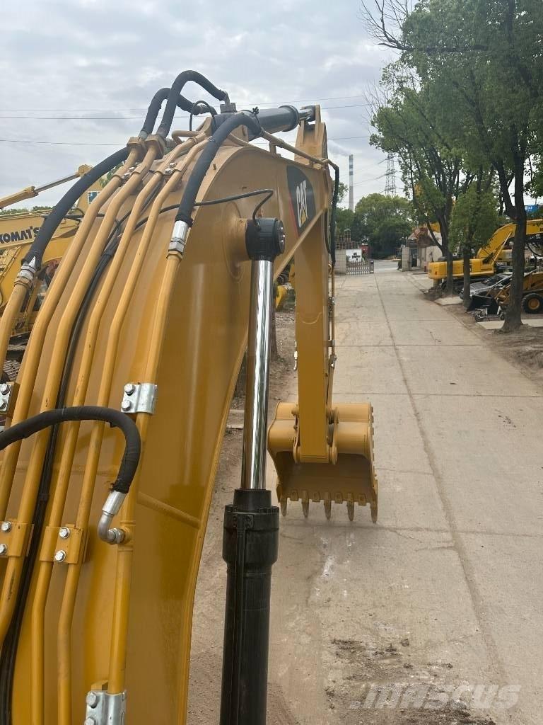 CAT CAT330D Väikeekskavaatorid 7t-12t