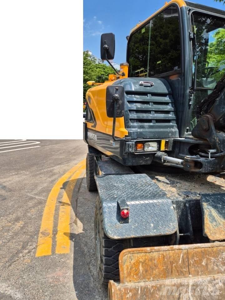 Hyundai 65A Ratasekskavaatorid