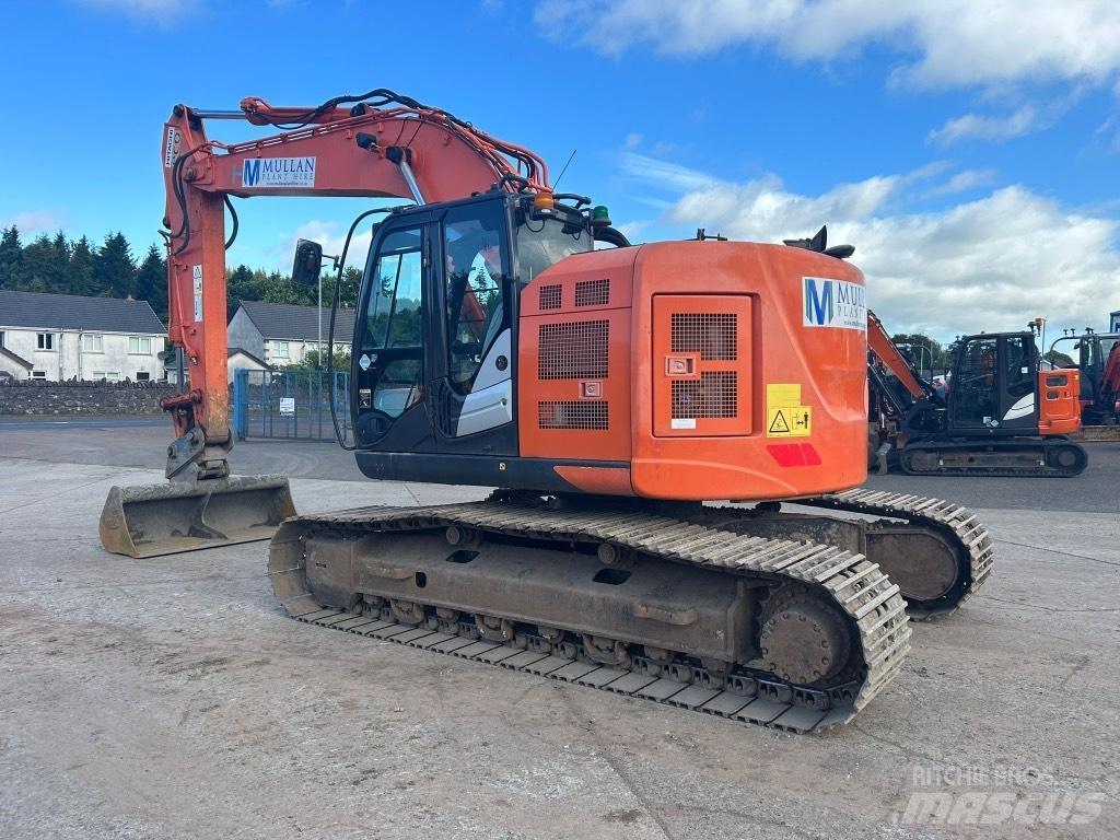 Hitachi ZX225 USLC-6 Roomikekskavaatorid