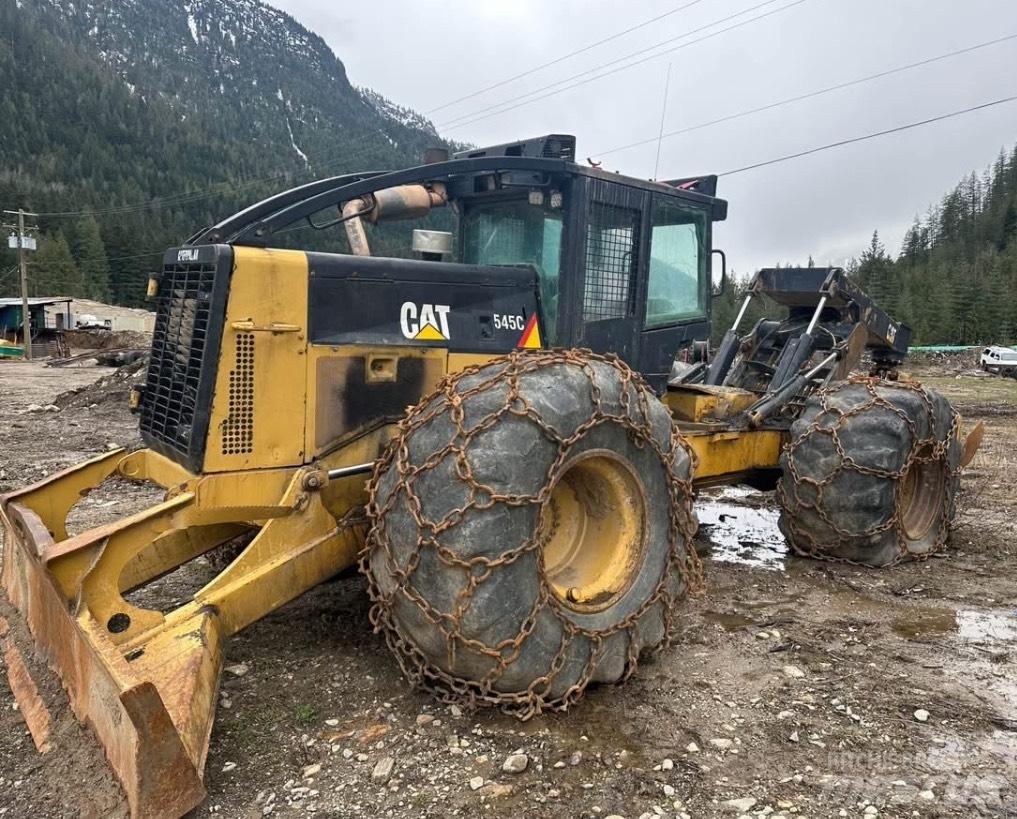 CAT 545 C Väljaveotraktorid