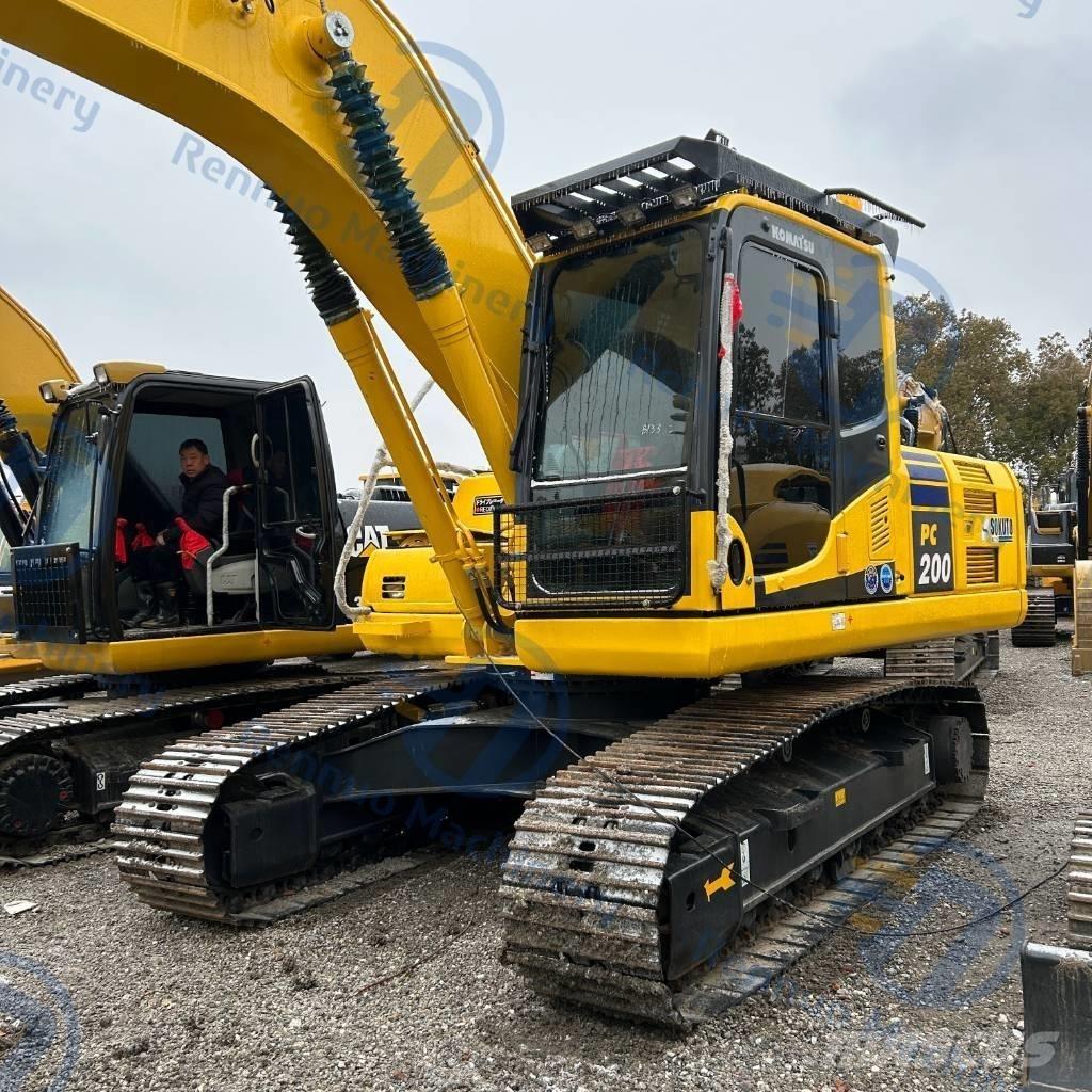 Komatsu PC200-8 Roomikekskavaatorid