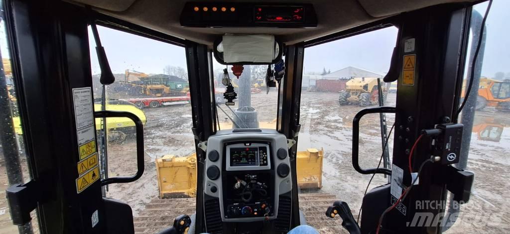 CAT D 6 N Buldooserid