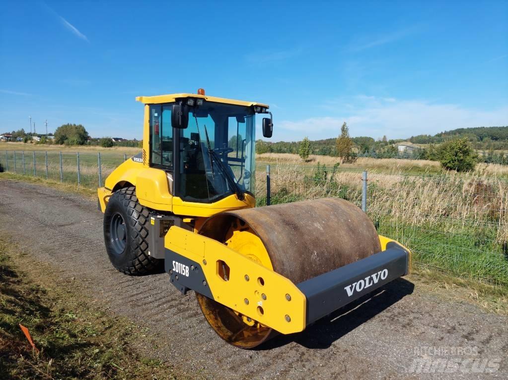 Volvo SD 115 B Ühe trumliga rullid