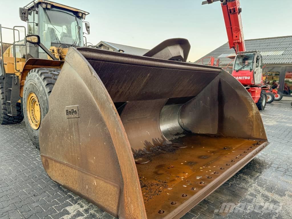 CAT 980M Rataslaadurid