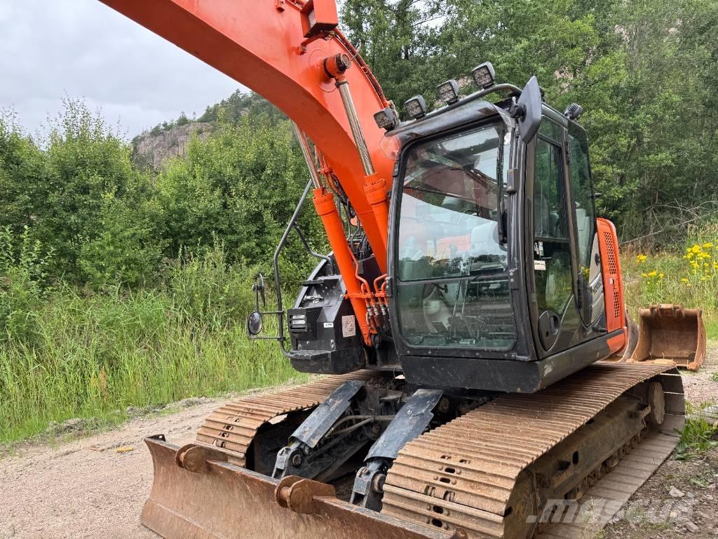 Hitachi ZX135USBL-6 Roomikekskavaatorid