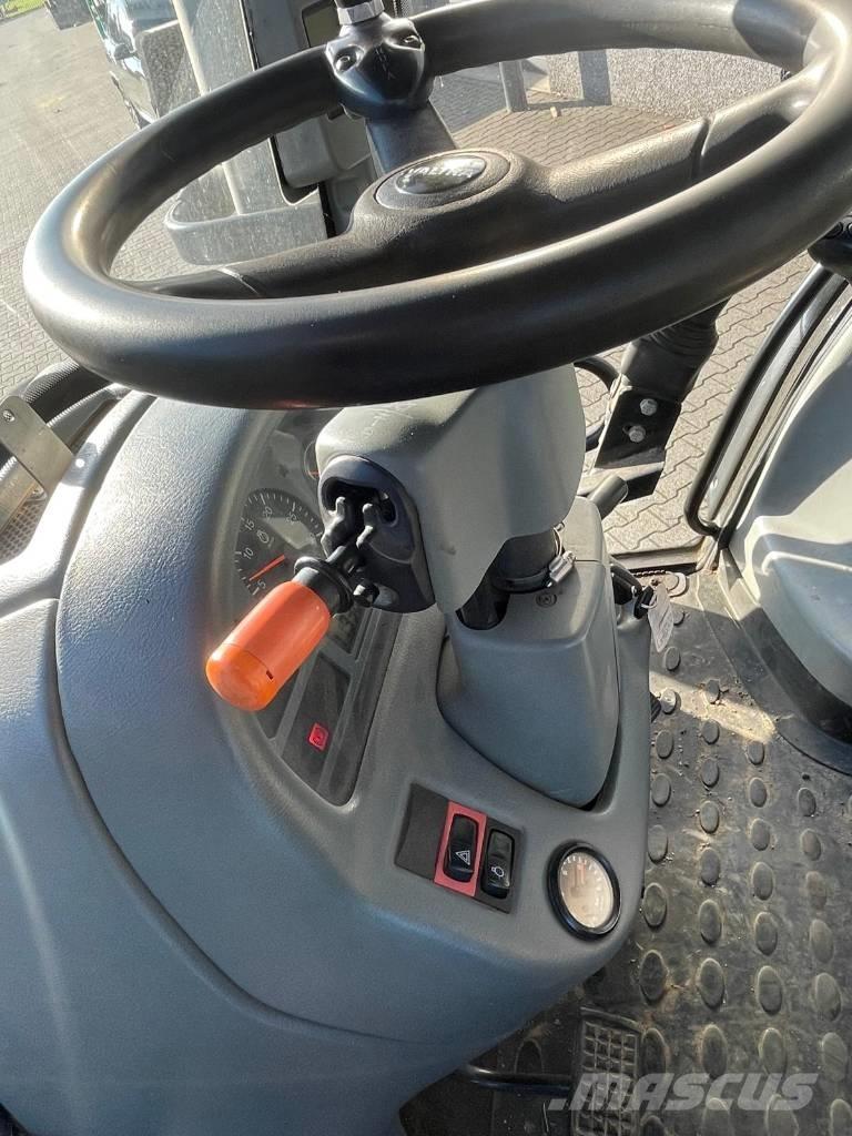 Valtra T151 tractor Traktorid