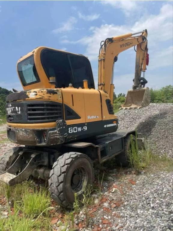 Hyundai 80W-9 Ratasekskavaatorid