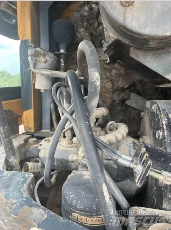 Hyundai 80W-9 Ratasekskavaatorid