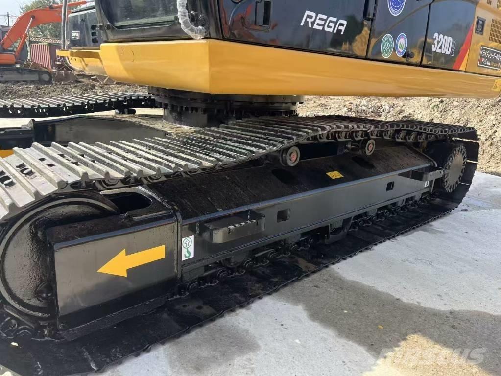 CAT 320 D Roomikekskavaatorid