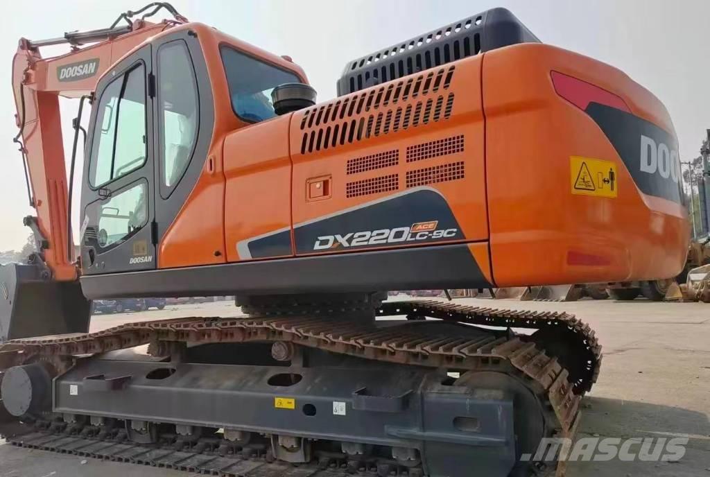 Doosan DX 220 Roomikekskavaatorid