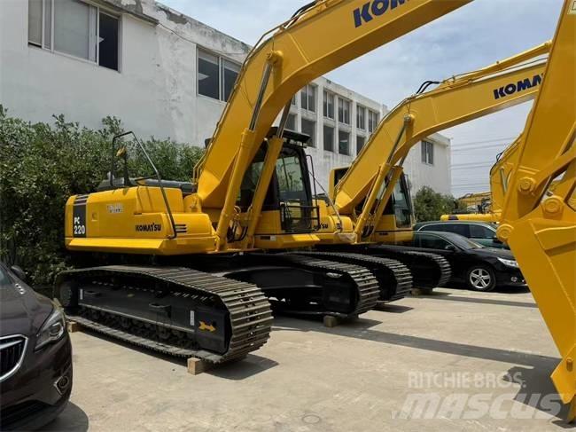 Komatsu PC 220-8 Roomikekskavaatorid