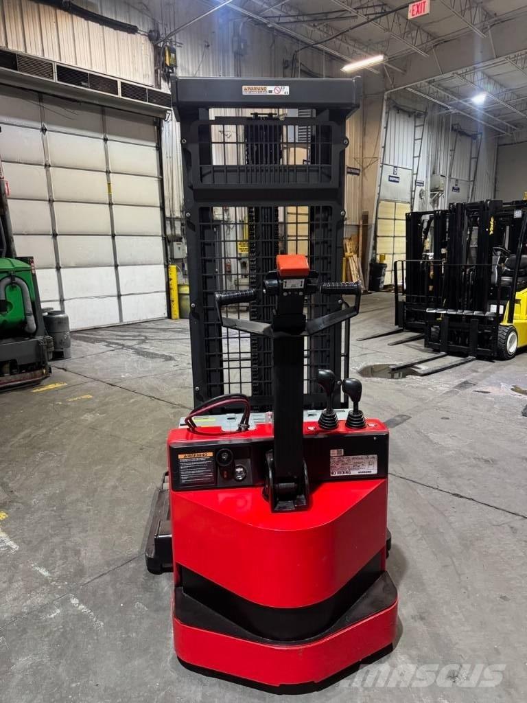 Raymond RSS40 Platvormiga virnastajad