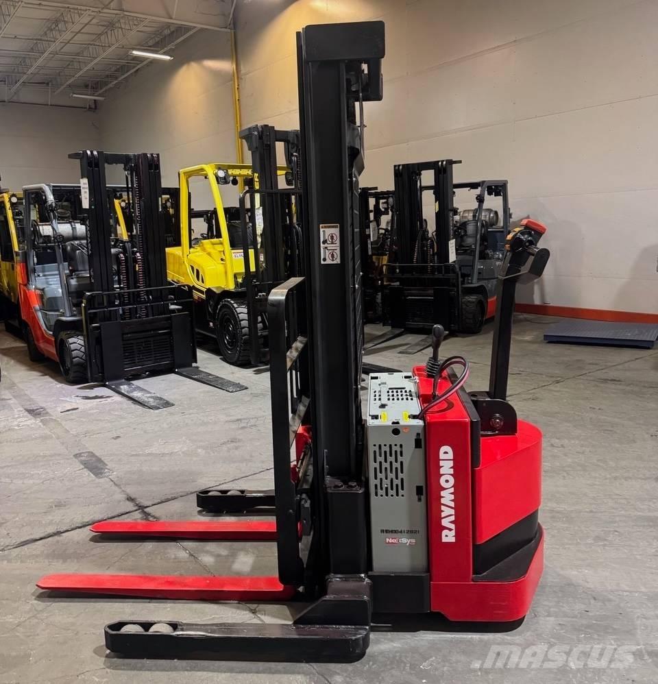 Raymond RSS40 Platvormiga virnastajad