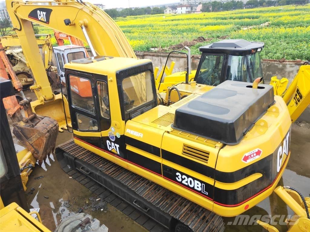 CAT 320B Roomikekskavaatorid