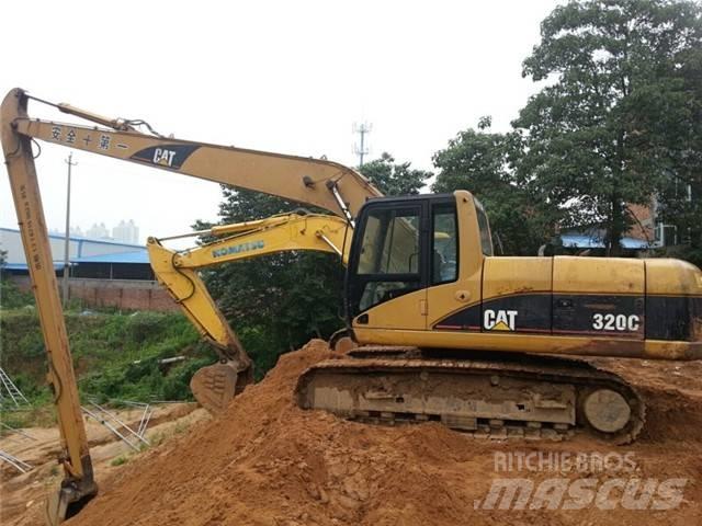 CAT 320 C Pika noolega ekskavaatorid