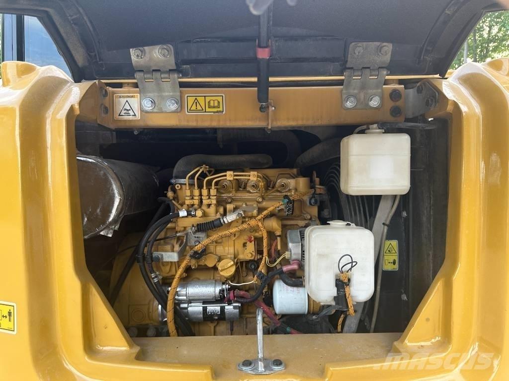CAT 307E2 Roomikekskavaatorid