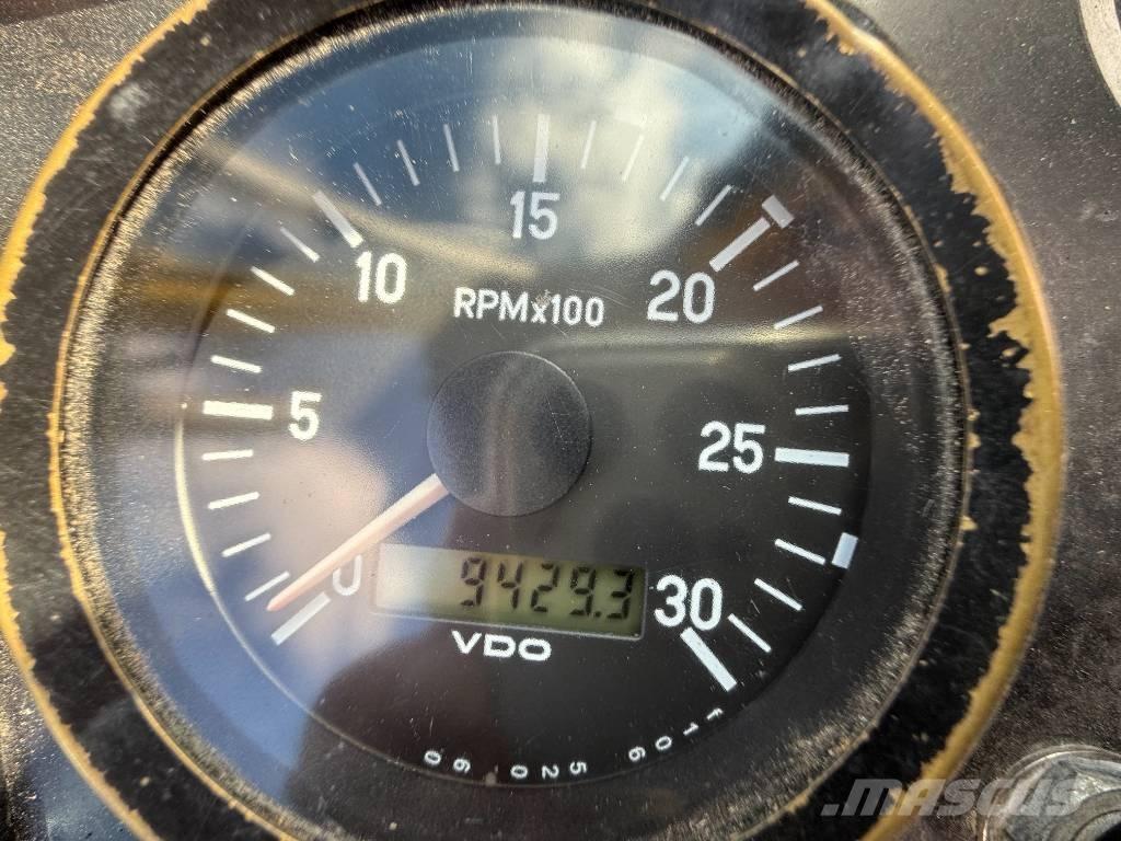 LKT 82 Väljaveotraktorid