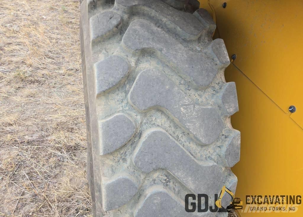CAT 930M Rataslaadurid