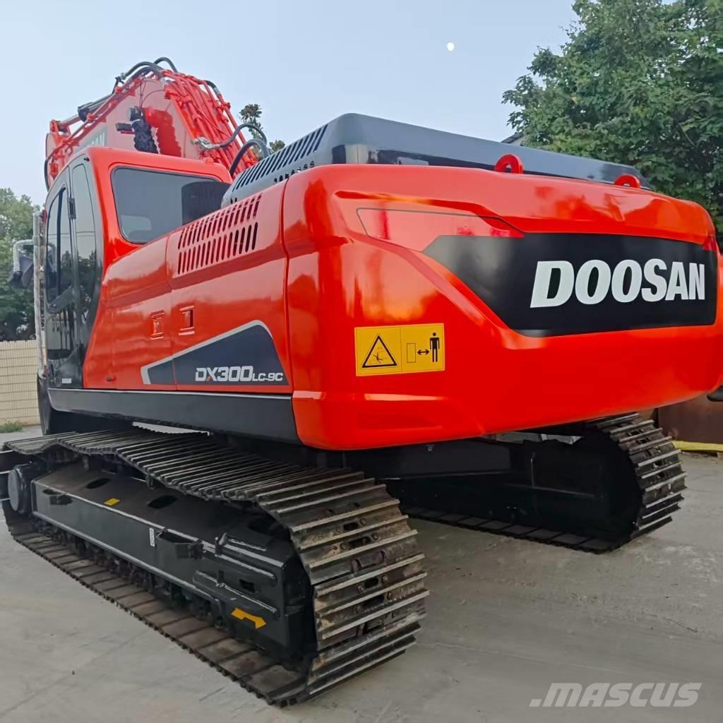 Doosan DX 300 LC Roomikekskavaatorid