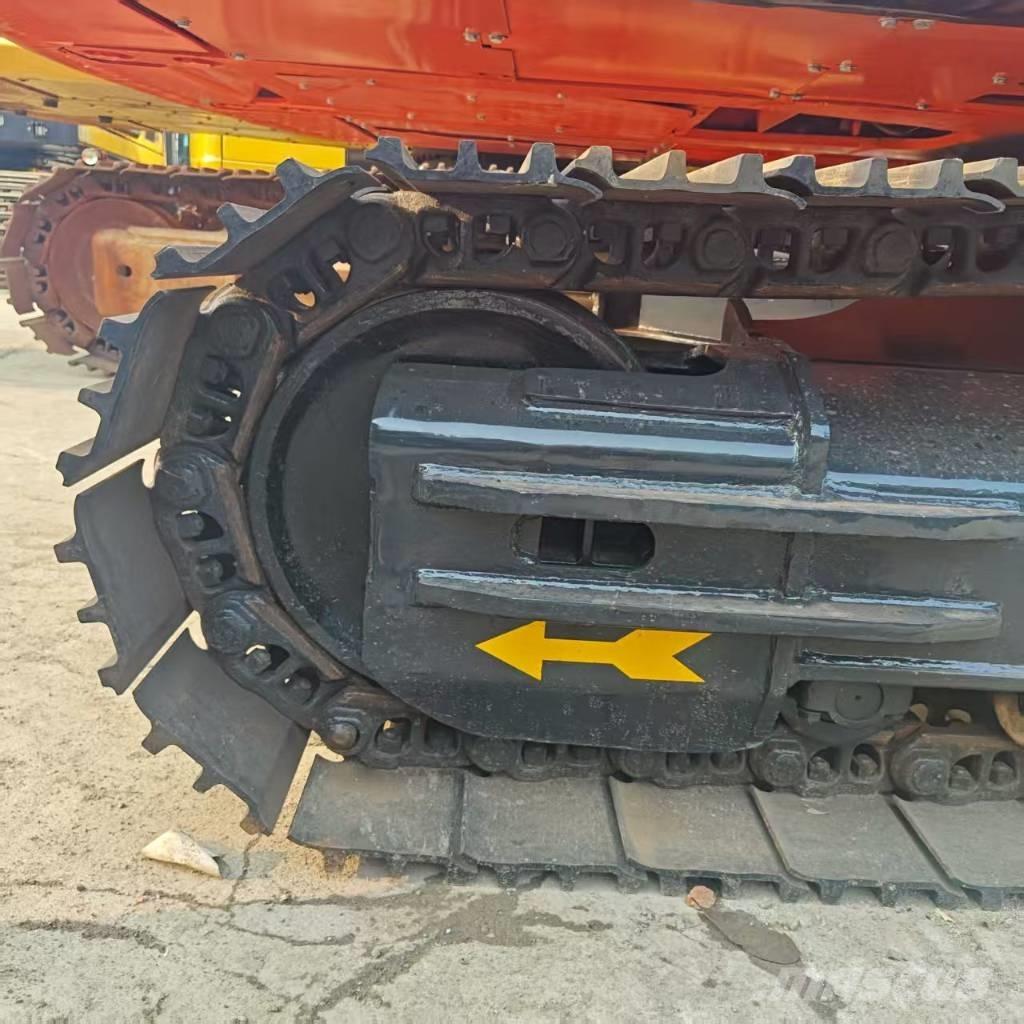 Doosan DX 300 LC Roomikekskavaatorid