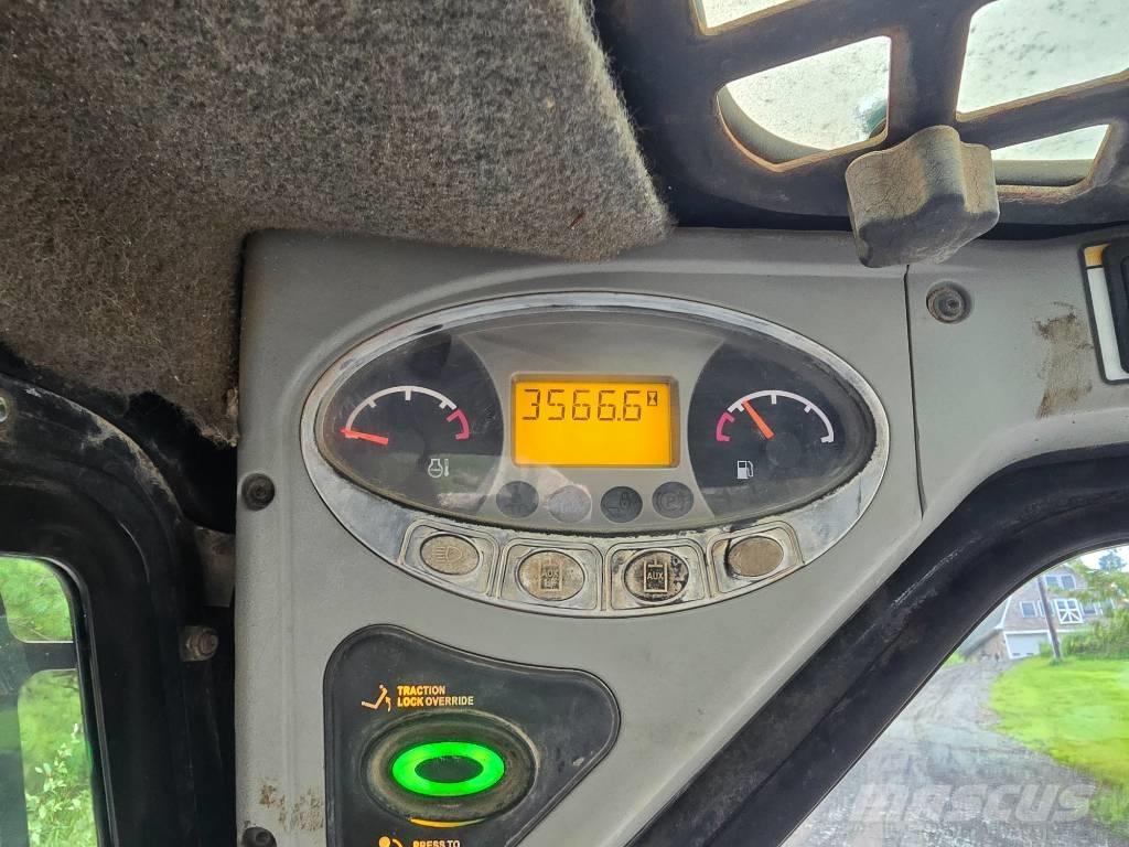 Bobcat T 320 Kompaktlaadurid