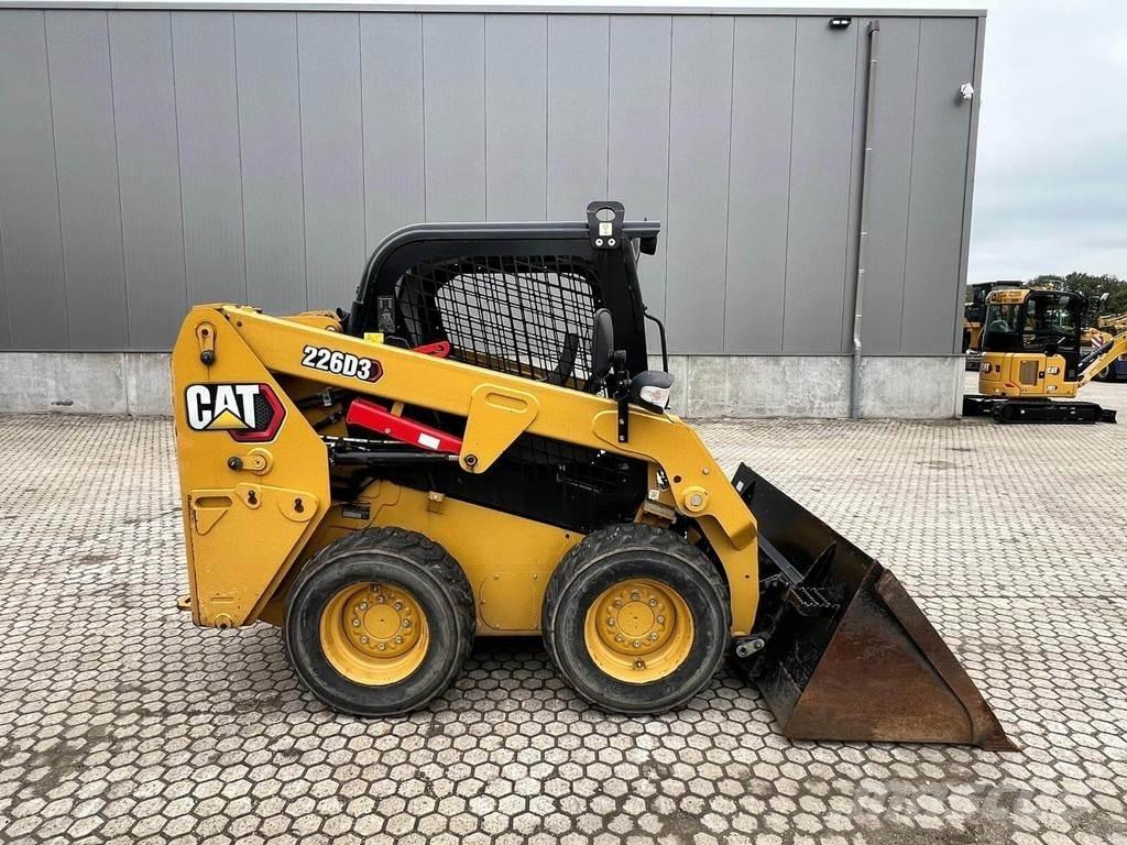 CAT 226D Kompaktlaadurid