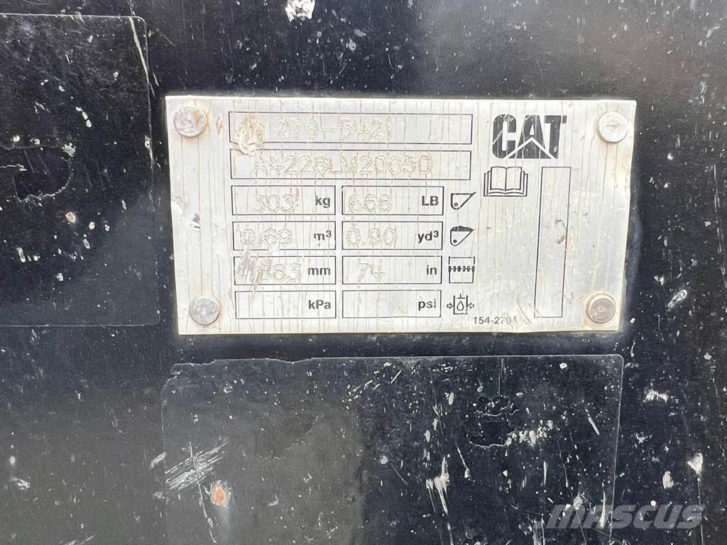 CAT 226D Kompaktlaadurid
