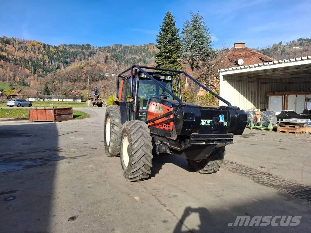 Valtra 8550 Metsatööks kohandatud traktorid