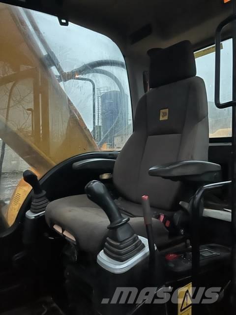 JCB JS 220 LC Roomikekskavaatorid