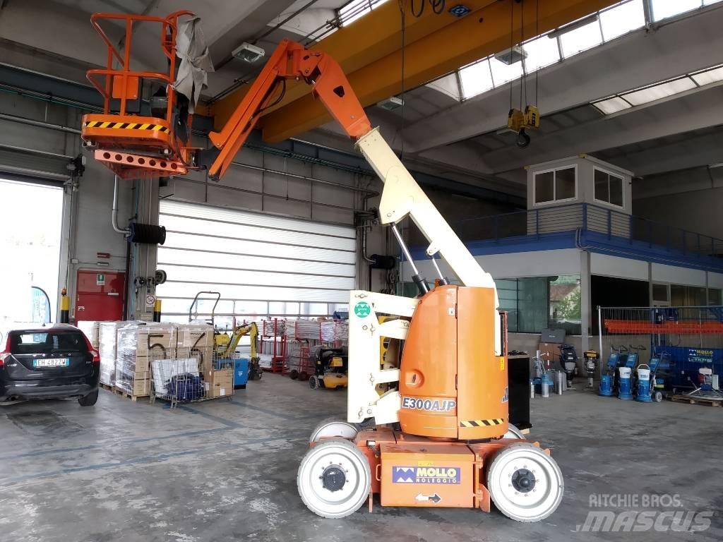 JLG E 300 AJP Iseliikuvad poomtõstukid