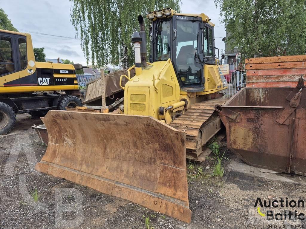 Komatsu D51EX-22 Buldooserid