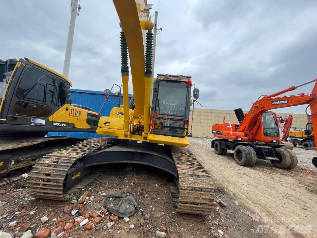 Komatsu PC 240-8 Roomikekskavaatorid