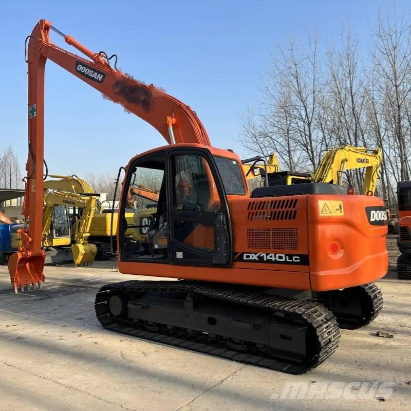 Doosan DX 140 Väikeekskavaatorid 7t-12t