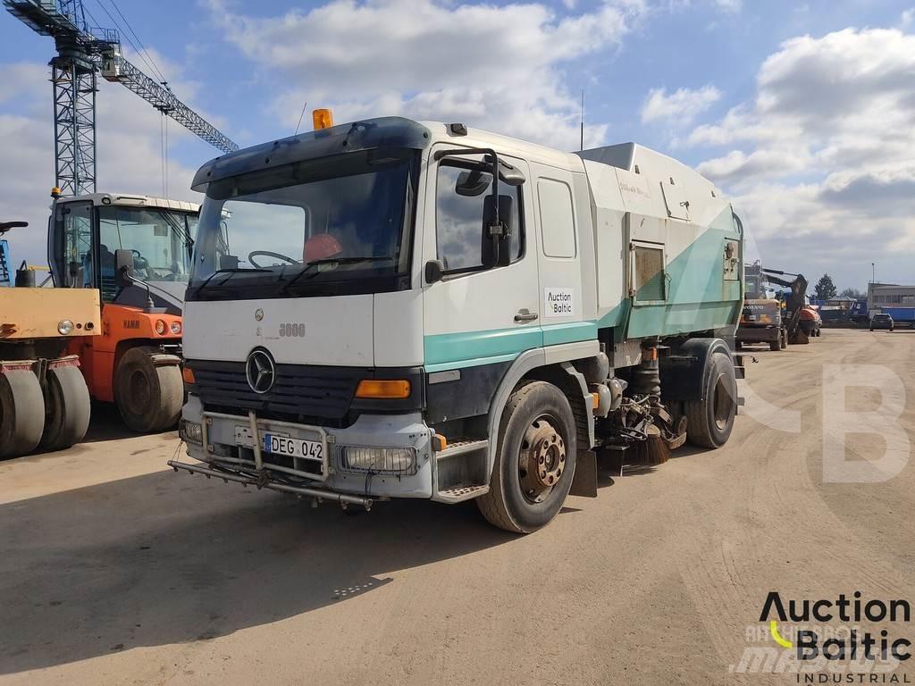 Mercedes-Benz 1517 Tänavapuhastusmasinad