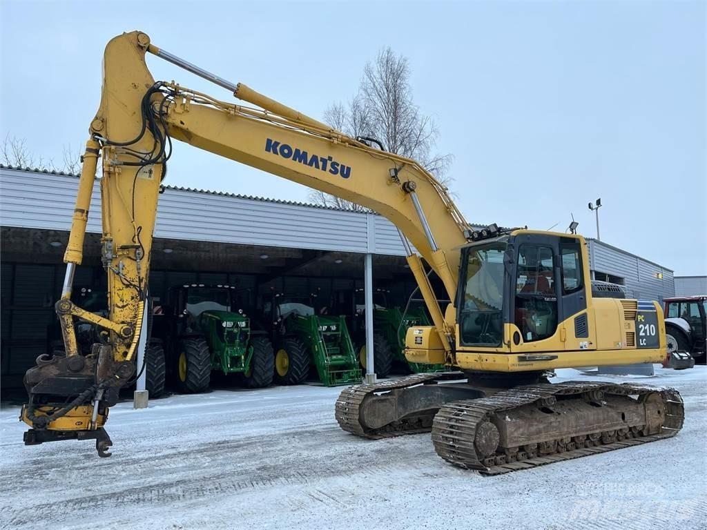 Komatsu PC210LC-8 Roomikekskavaatorid