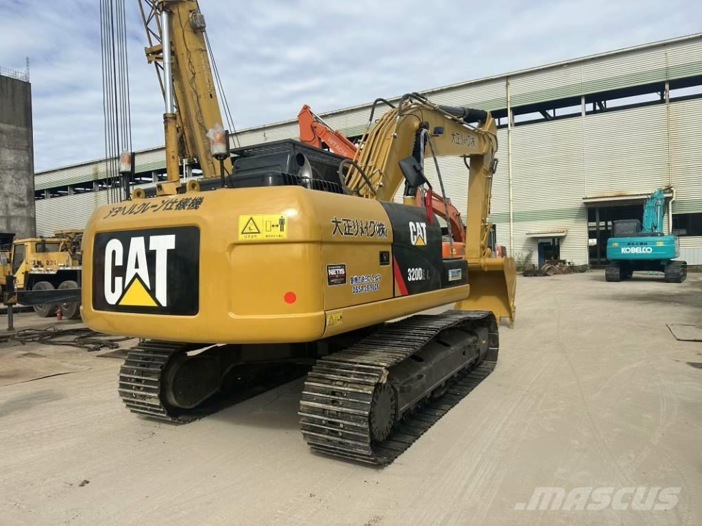 CAT 320 D Roomikekskavaatorid