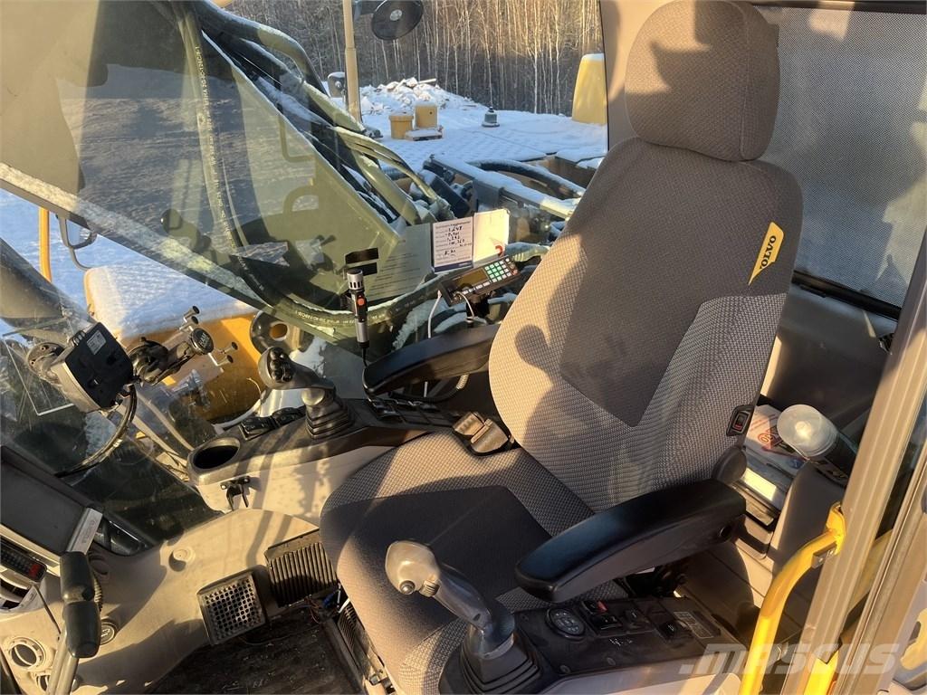 Volvo EC 250 D L Roomikekskavaatorid