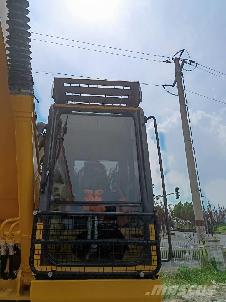 Komatsu PC 200 Roomikekskavaatorid