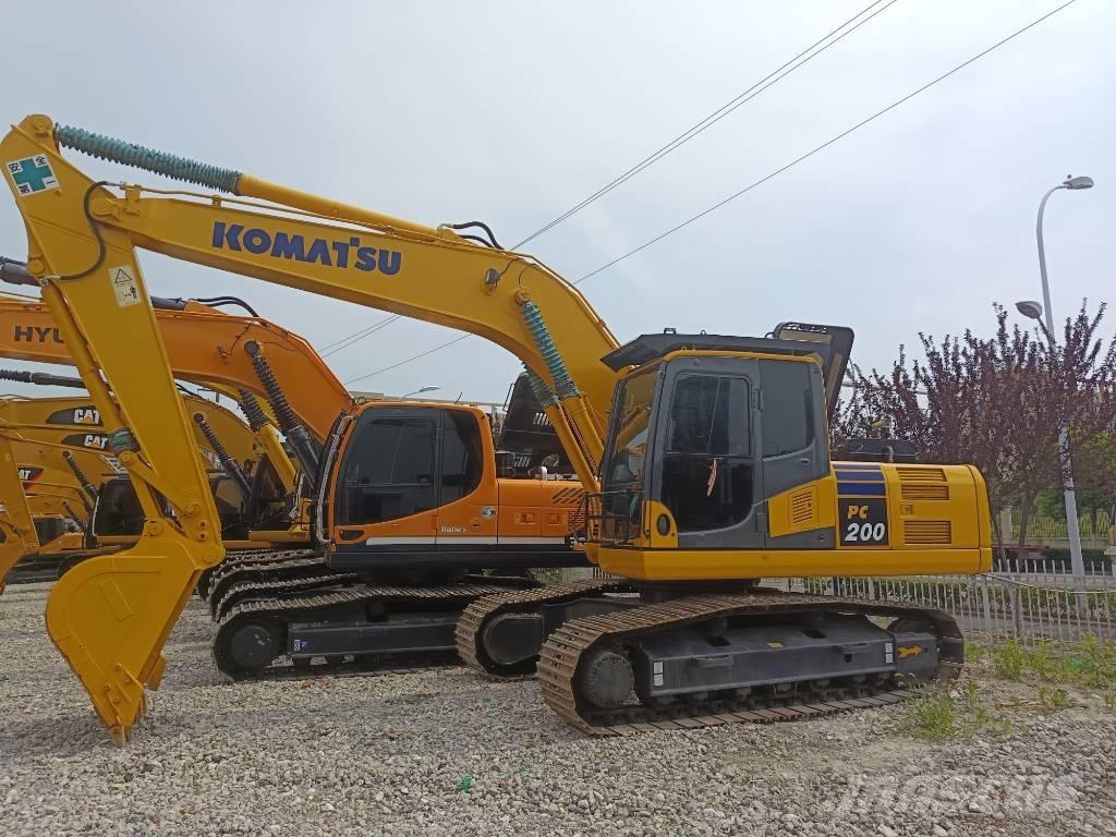 Komatsu PC 200 Roomikekskavaatorid