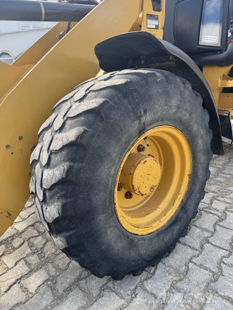 CAT 908M Rataslaadurid