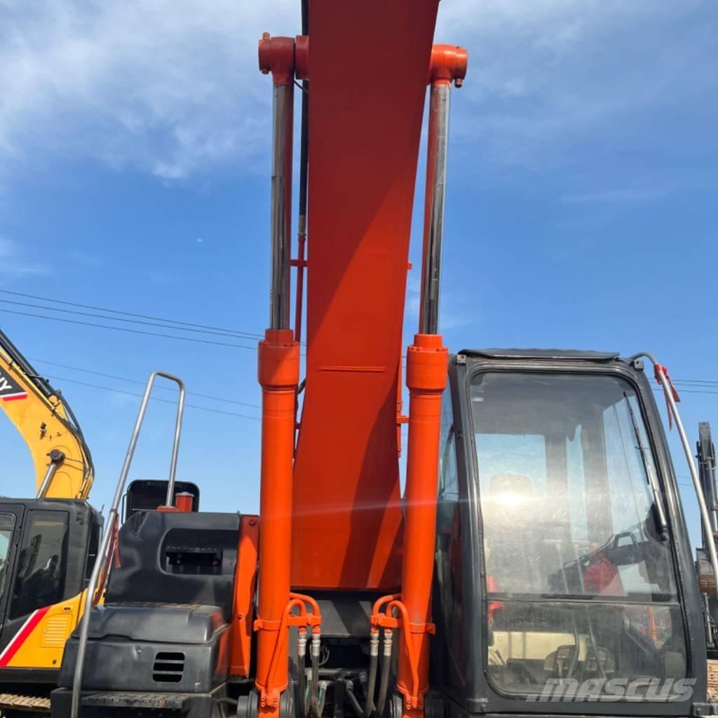 Hitachi ZX 240 Roomikekskavaatorid