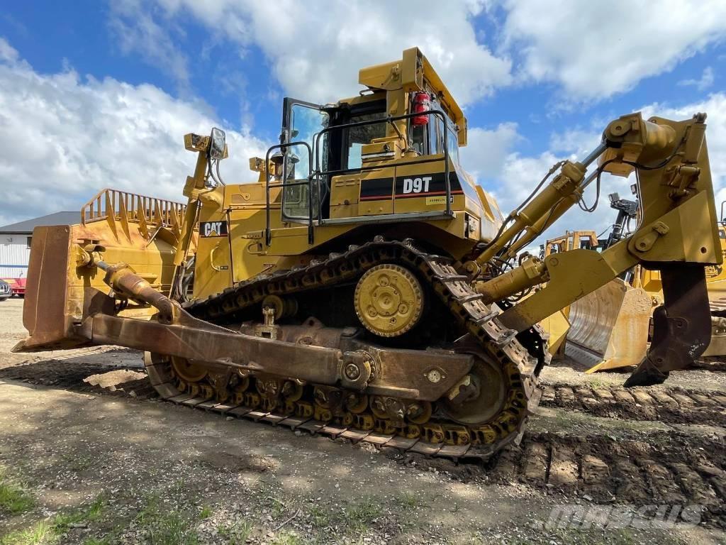 CAT D 9 T Buldooserid