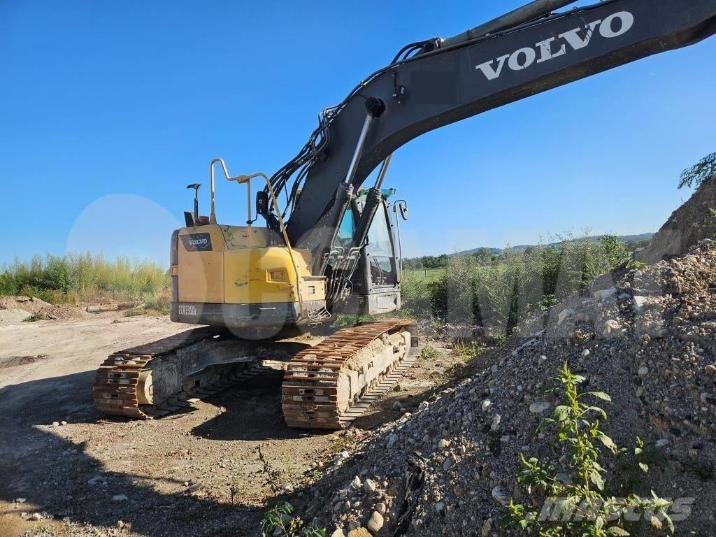 Volvo ECR 235 D Roomikekskavaatorid