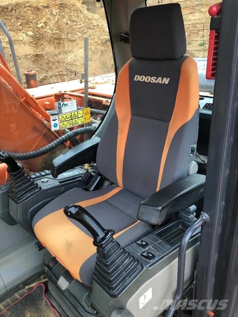 Doosan dx225 Roomikekskavaatorid