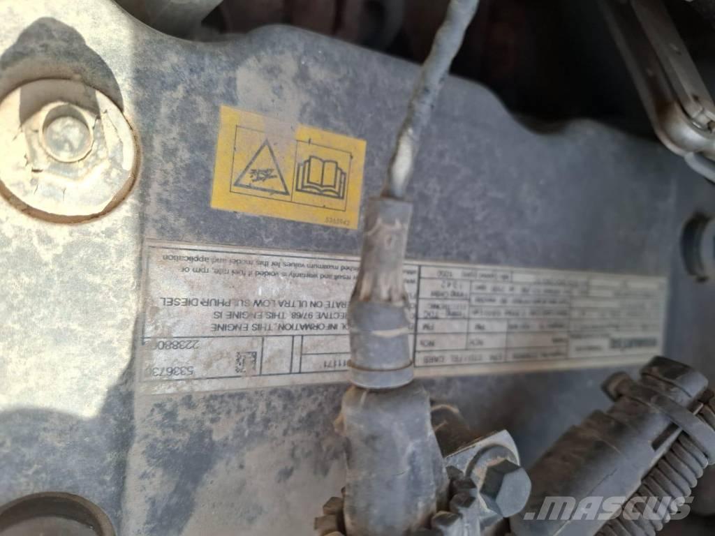 Komatsu PW 148-11 Ratasekskavaatorid