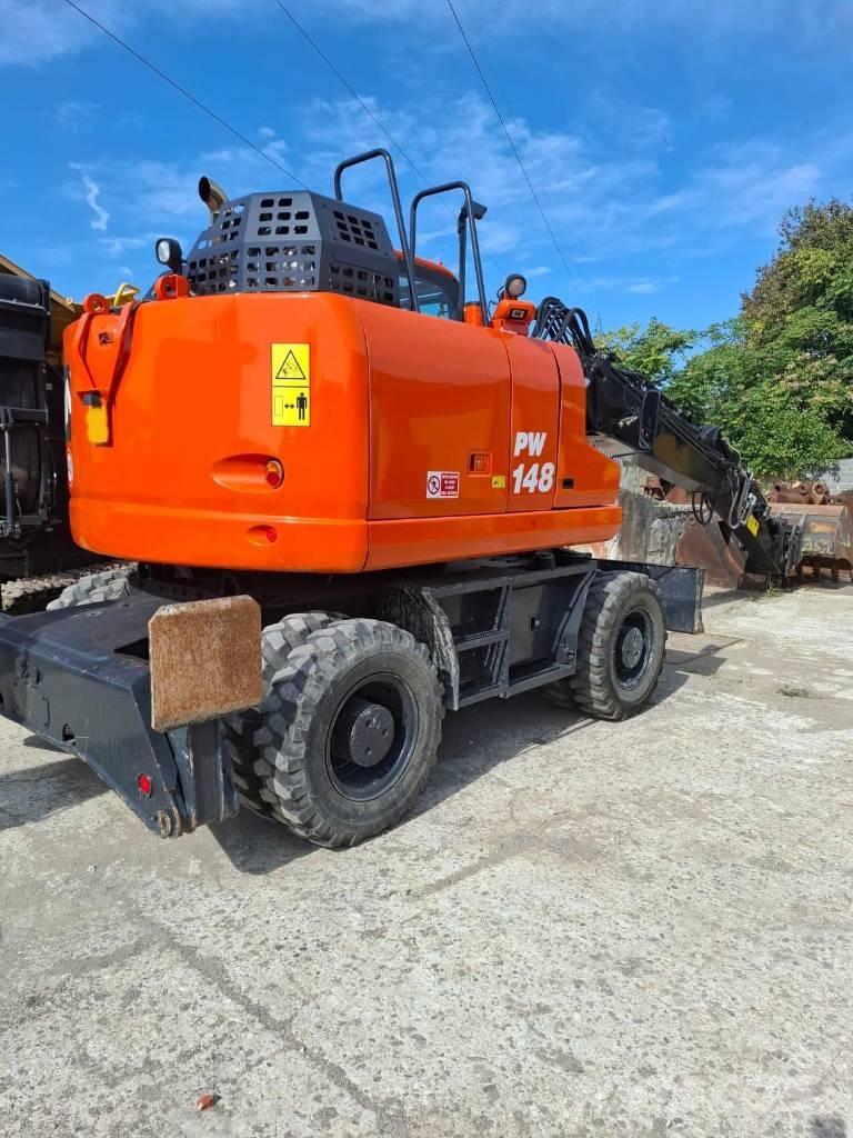 Komatsu PW 148-11 Ratasekskavaatorid