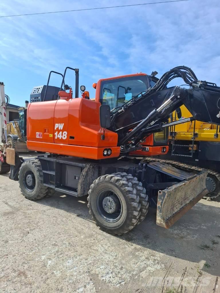 Komatsu PW 148-11 Ratasekskavaatorid