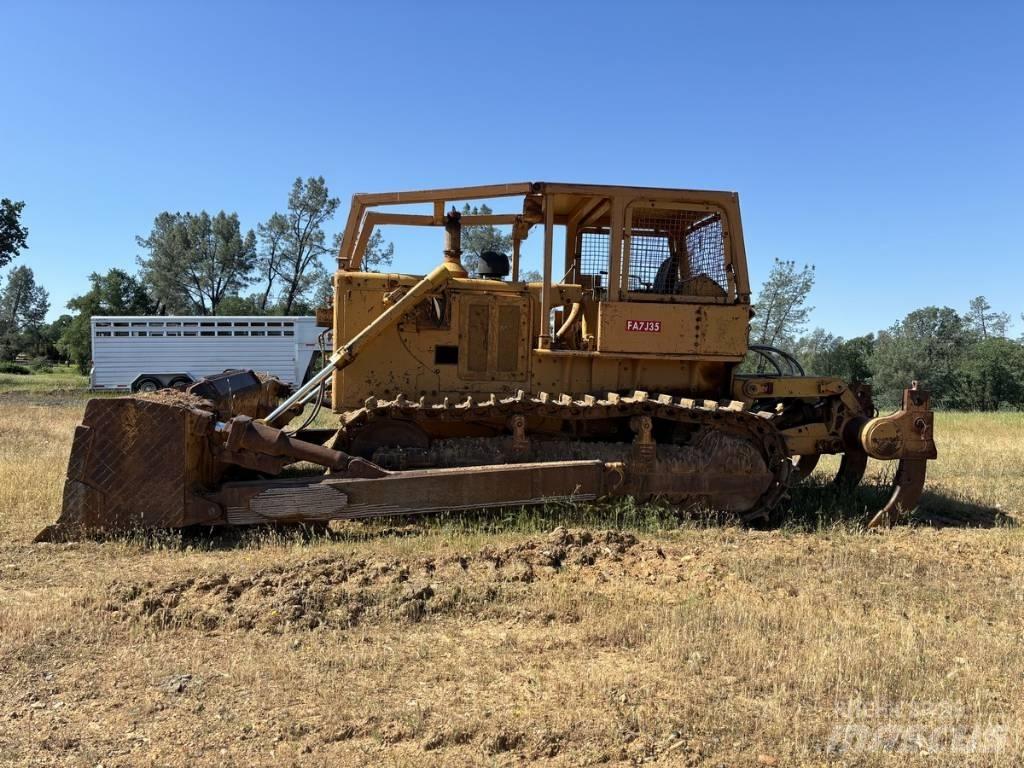 Komatsu D 85-12 Buldooserid